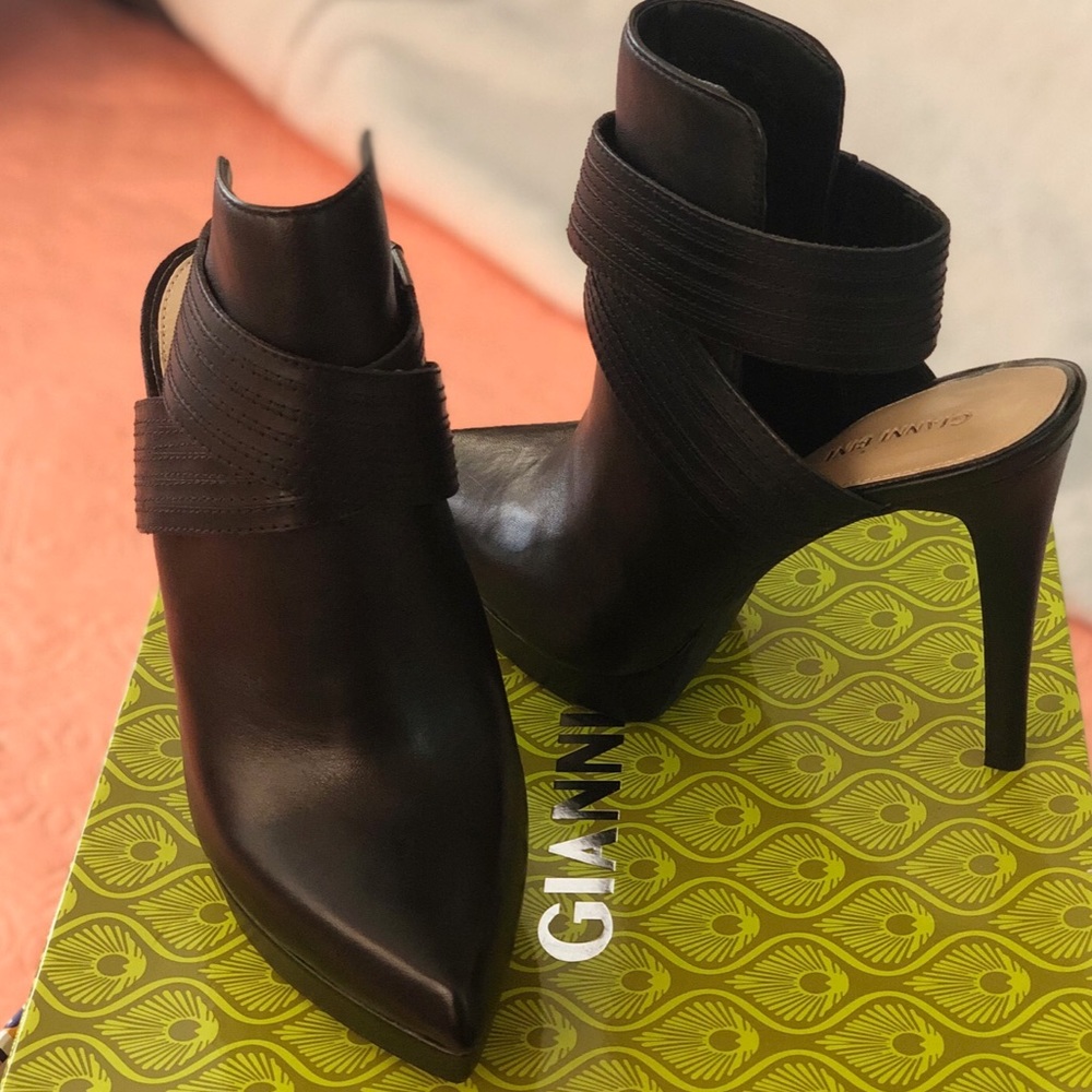 Gianni Bini Amberlee Heels- Size 9.5 (8.5) NEW